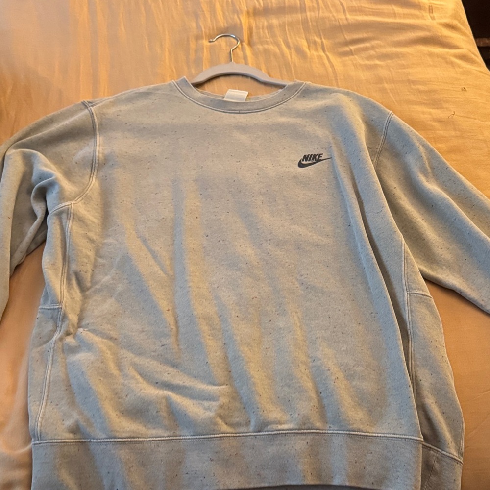 Nike Men's light green Crewneck Sweater